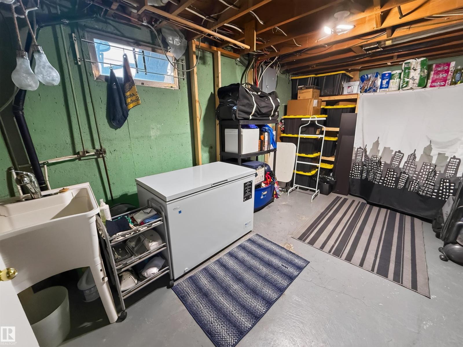 16046 95 AV NW - 30