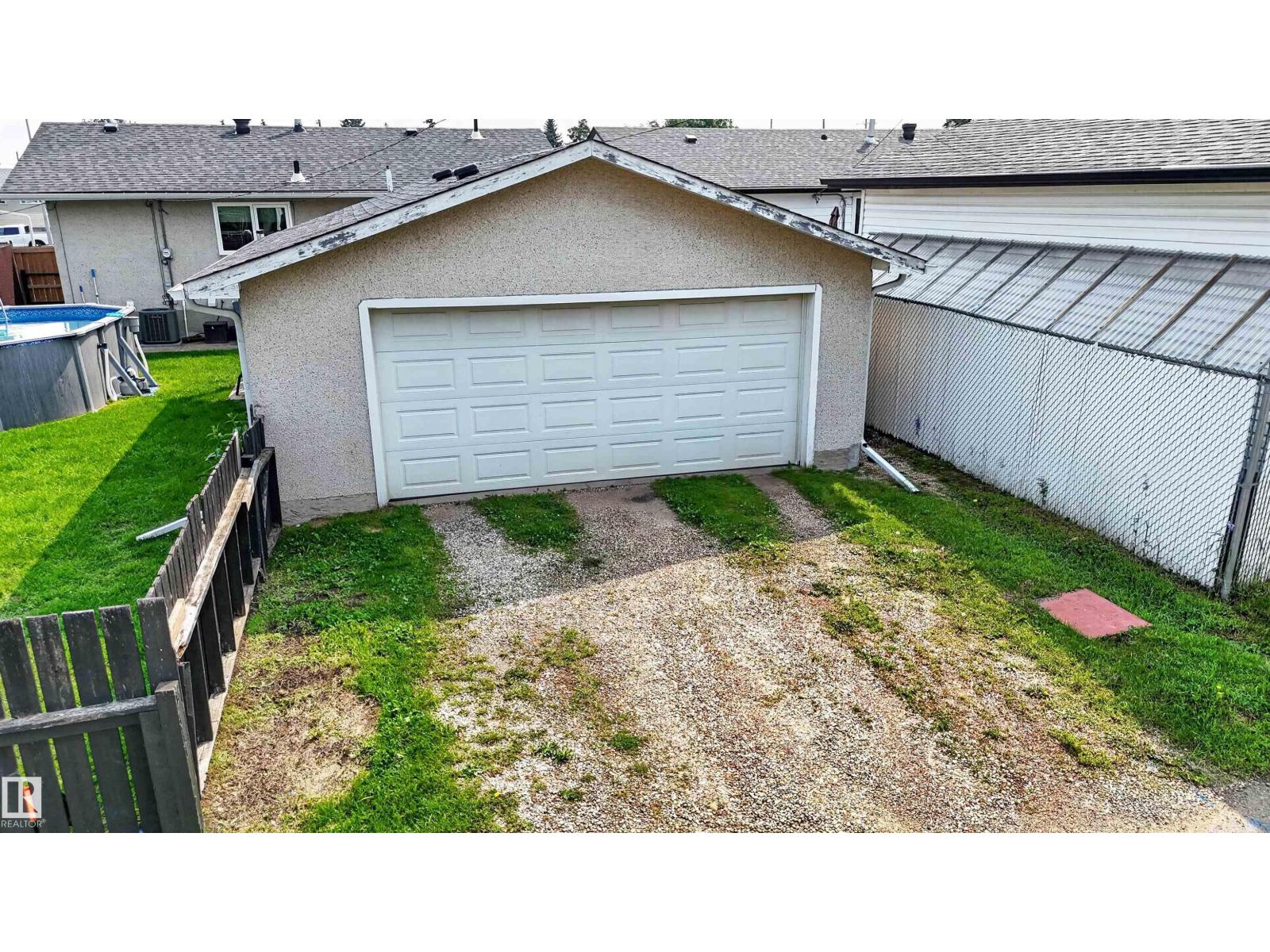16046 95 AV NW - 47