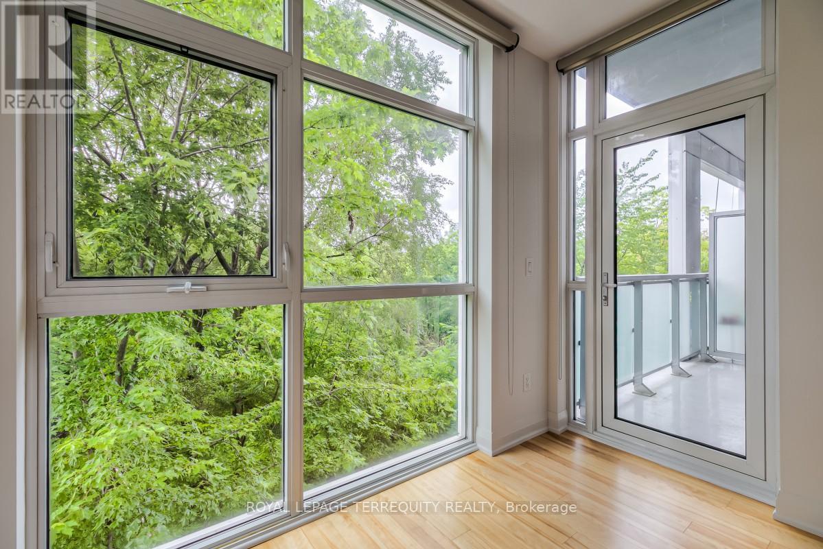 #230 8763 BAYVIEW AVENUE - 32