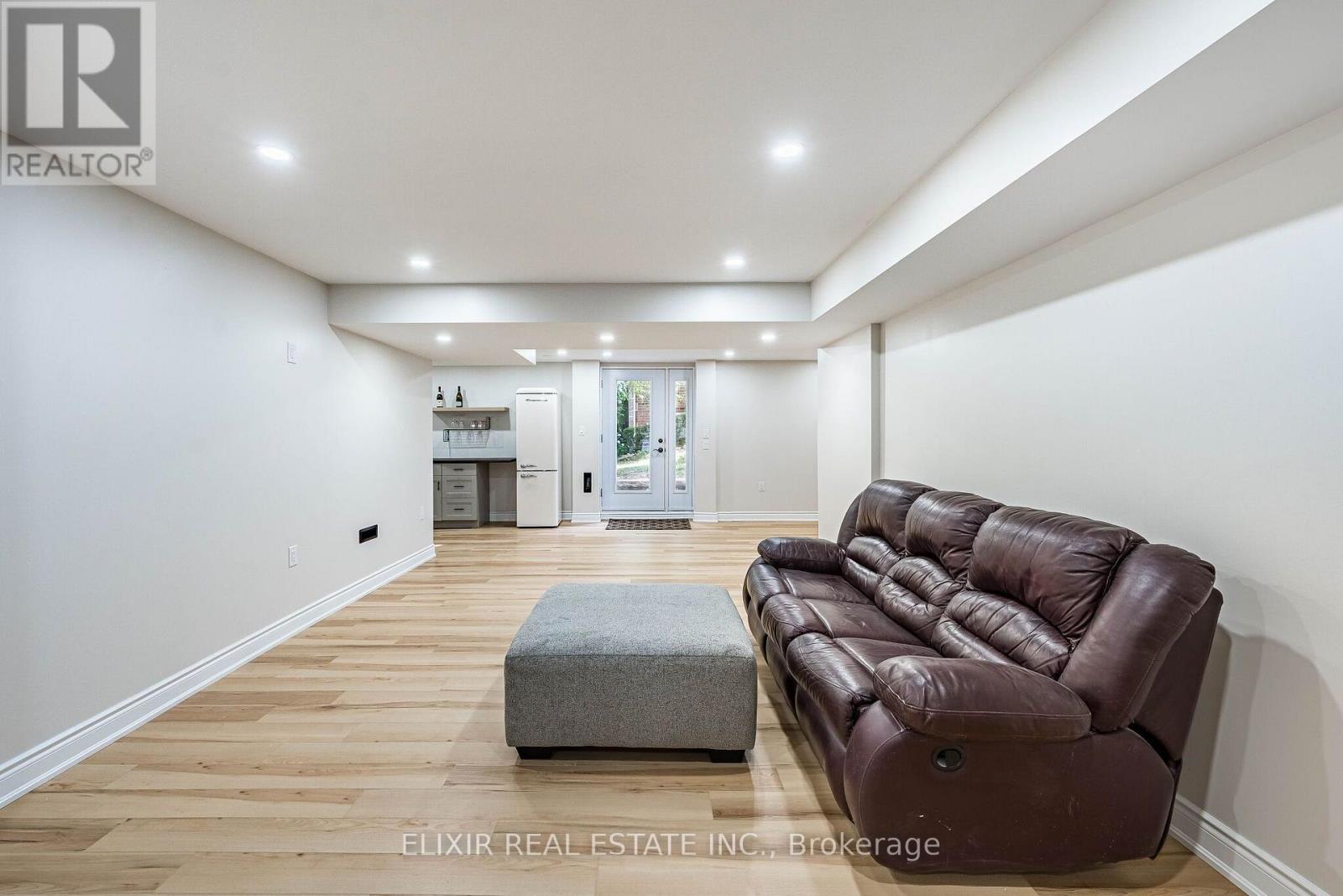 76 NORTH RIVERDALE DRIVE - Image 32