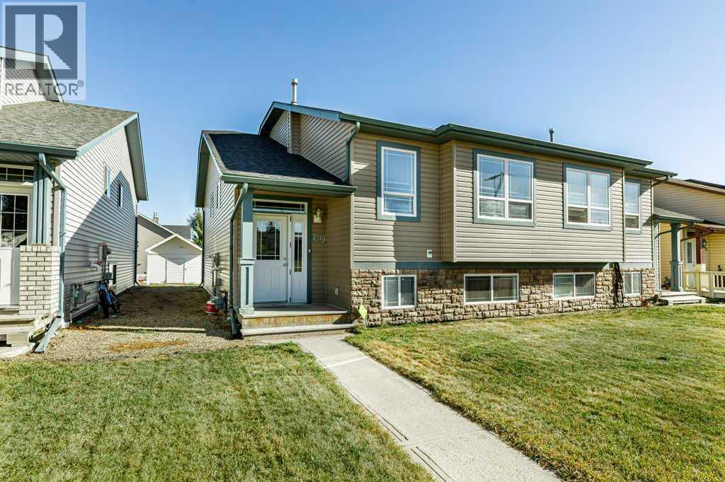 7019 Deer Street, Lacombe