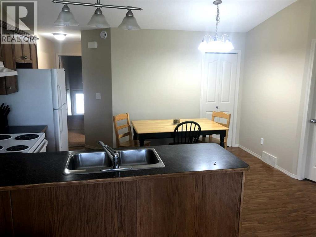 7017 Deer Street, Lacombe