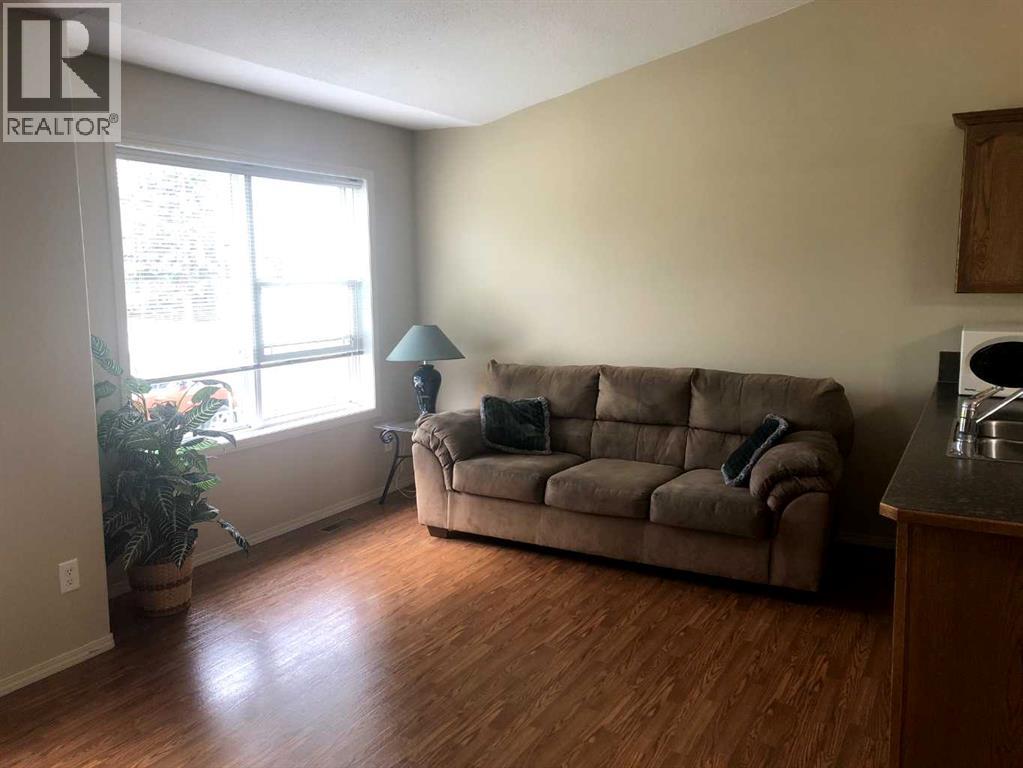 7017 Deer Street, Lacombe