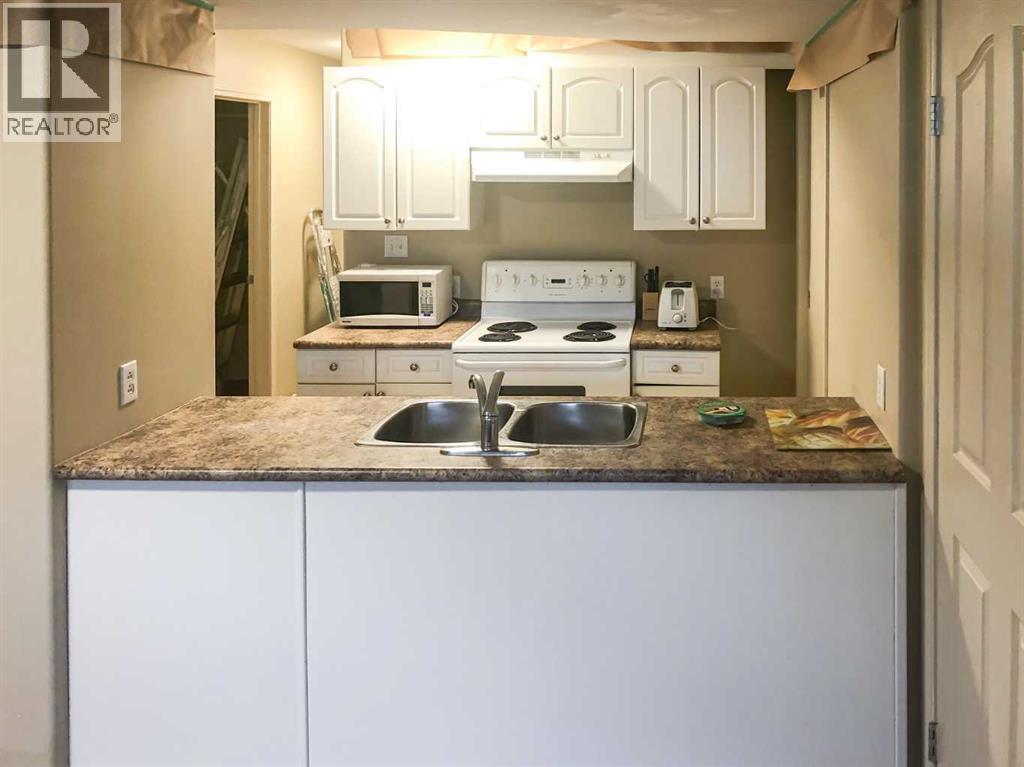 7017 Deer Street, Lacombe