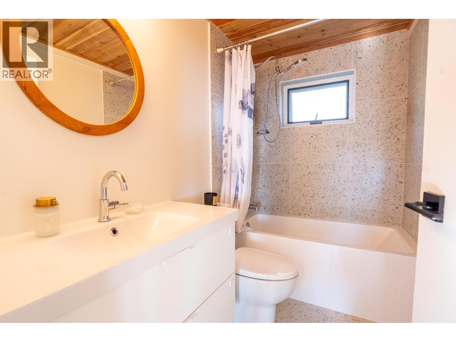 1440 VELVET ROAD, Gibsons