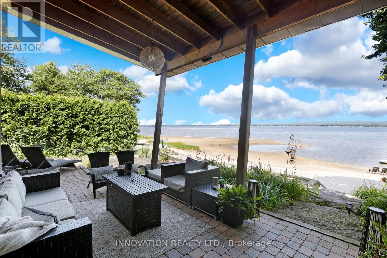 684 BAYVIEW DRIVE - 38