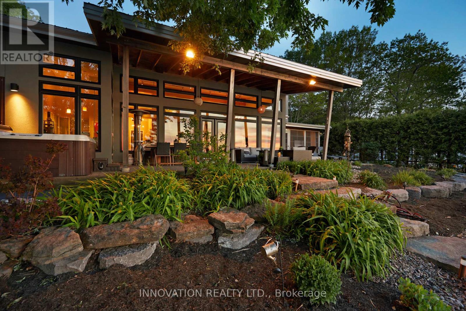 684 BAYVIEW DRIVE - 37