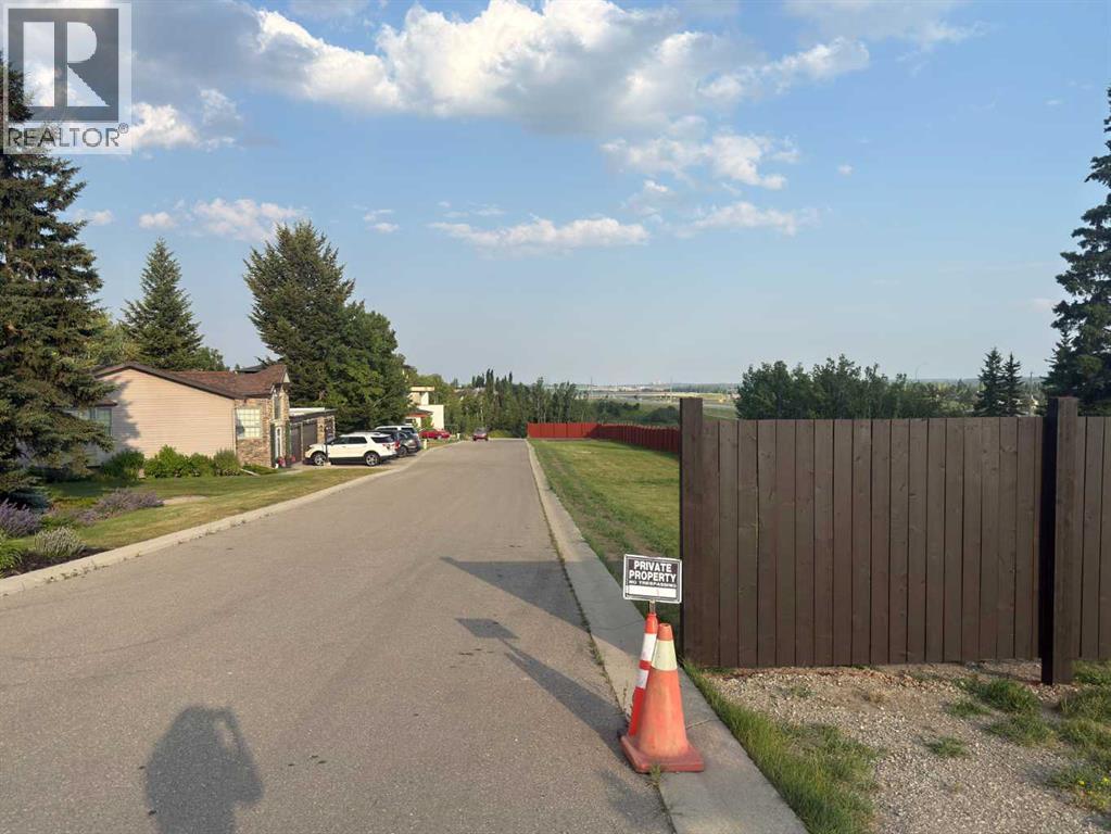 3654 85 Street SW, Springbank Hill, Calgary photo 4