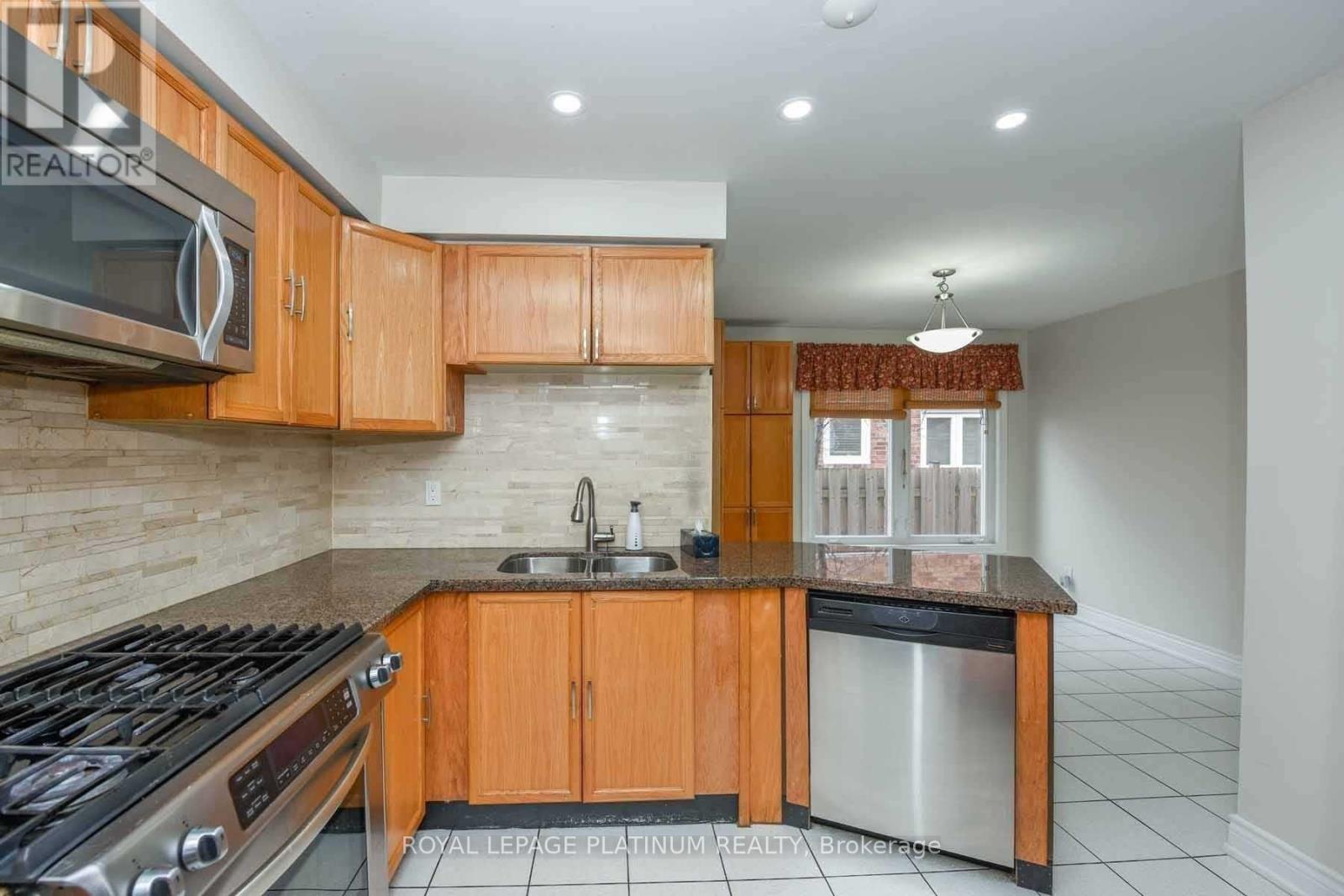 63 LORD SIMCOE DRIVE - 10