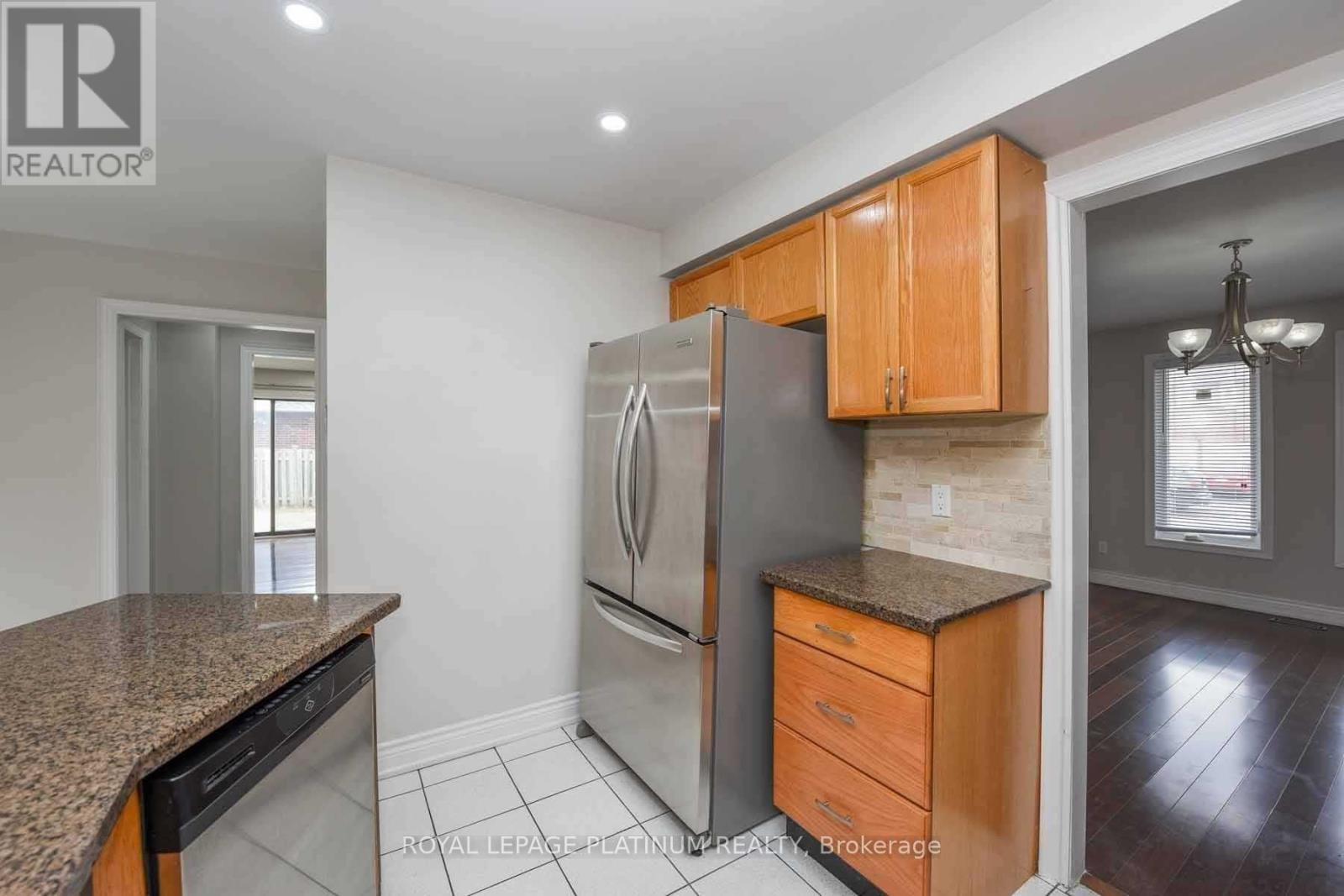 63 LORD SIMCOE DRIVE - 11