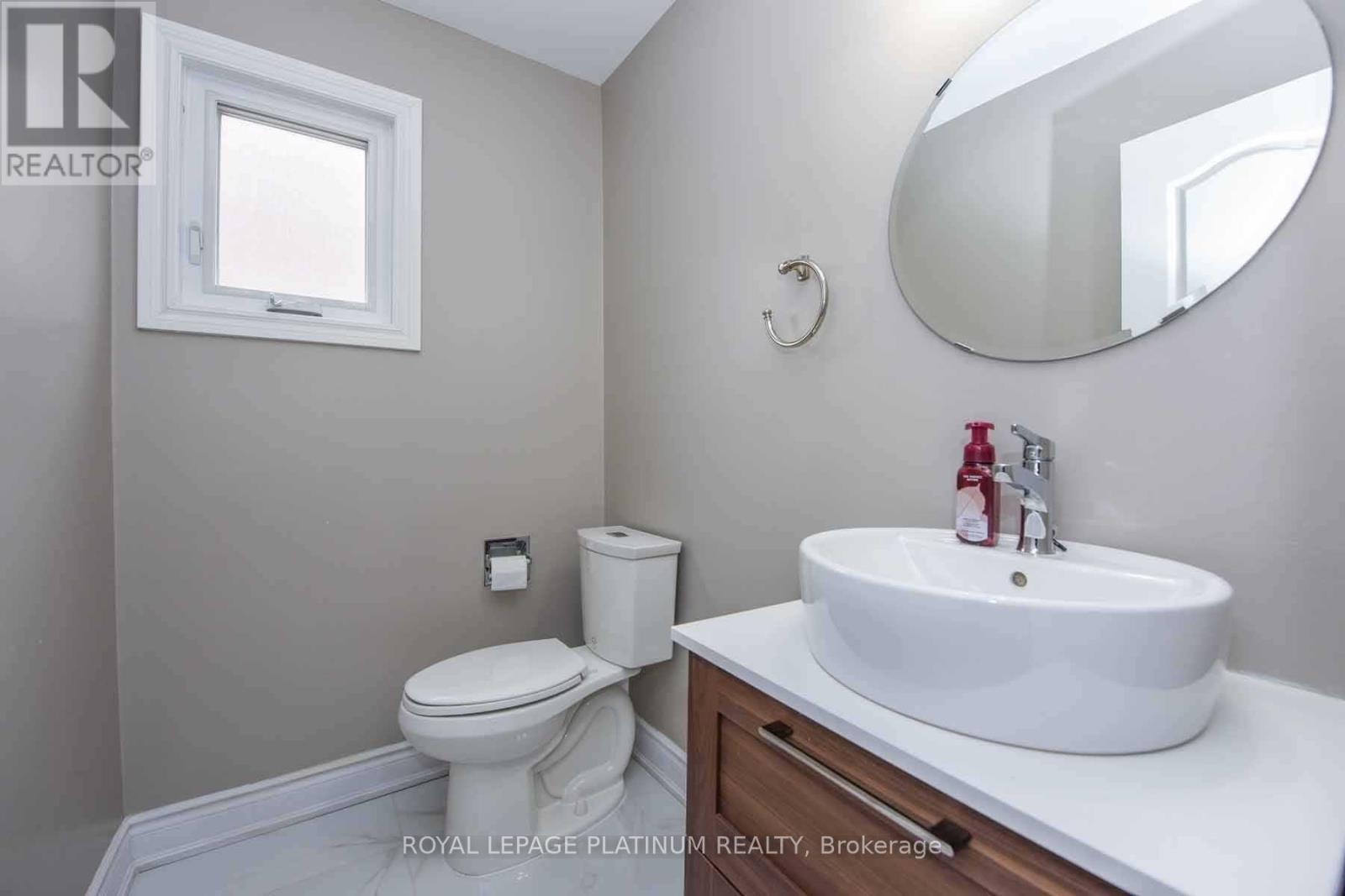 63 LORD SIMCOE DRIVE - 13