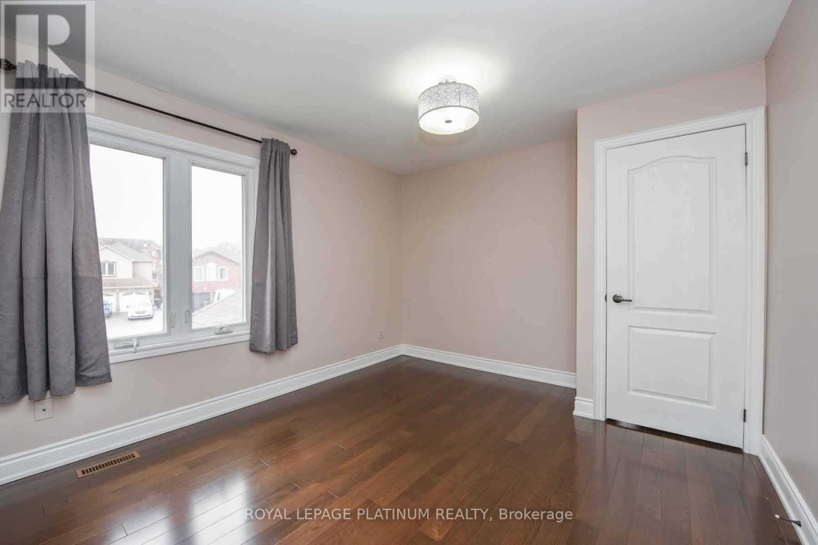 63 LORD SIMCOE DRIVE - 16