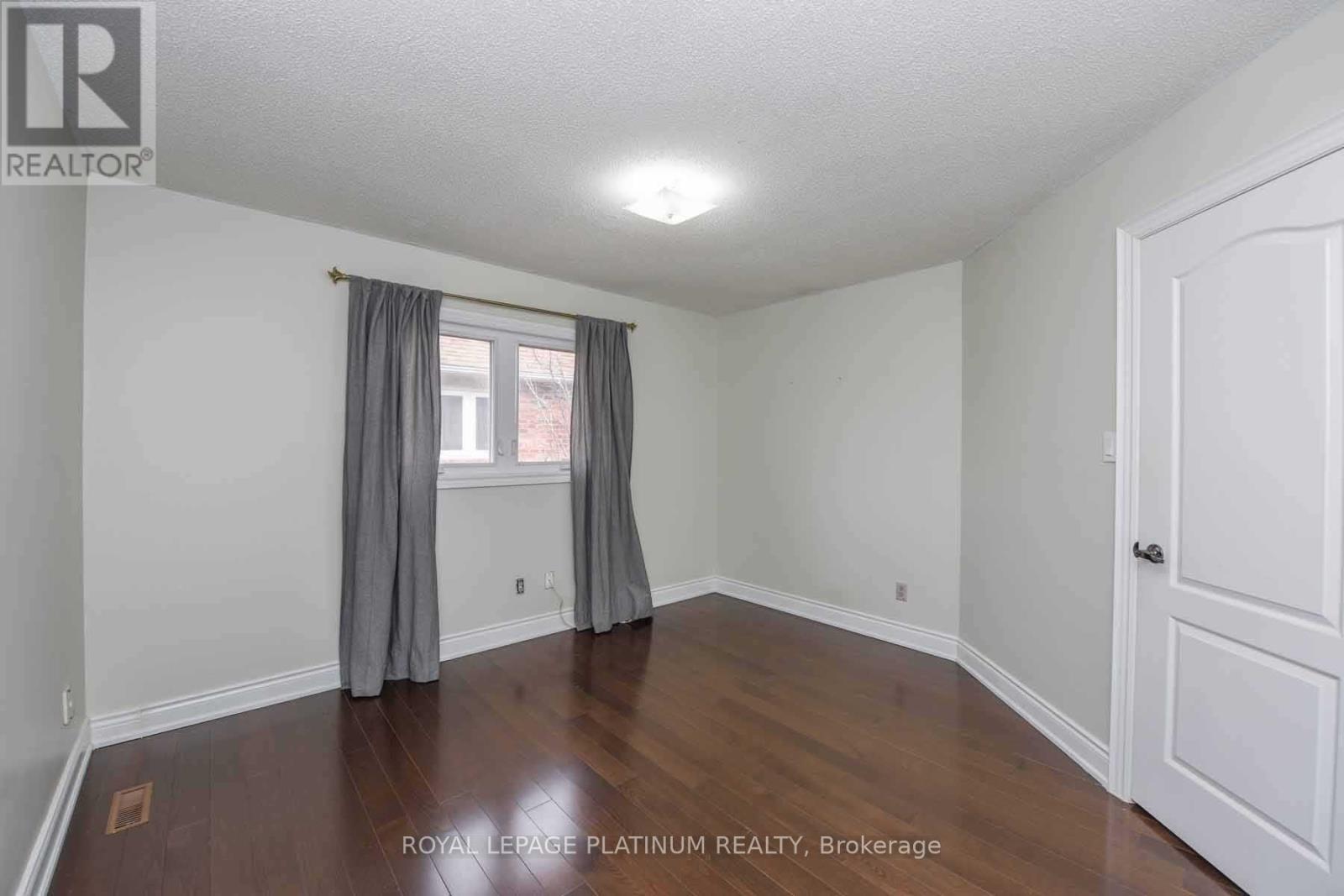 63 LORD SIMCOE DRIVE - 18