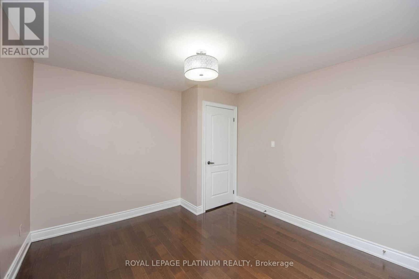 63 LORD SIMCOE DRIVE - 19