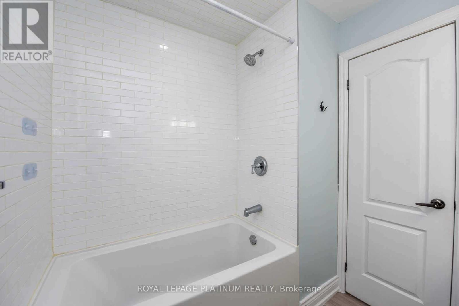 63 LORD SIMCOE DRIVE - 20