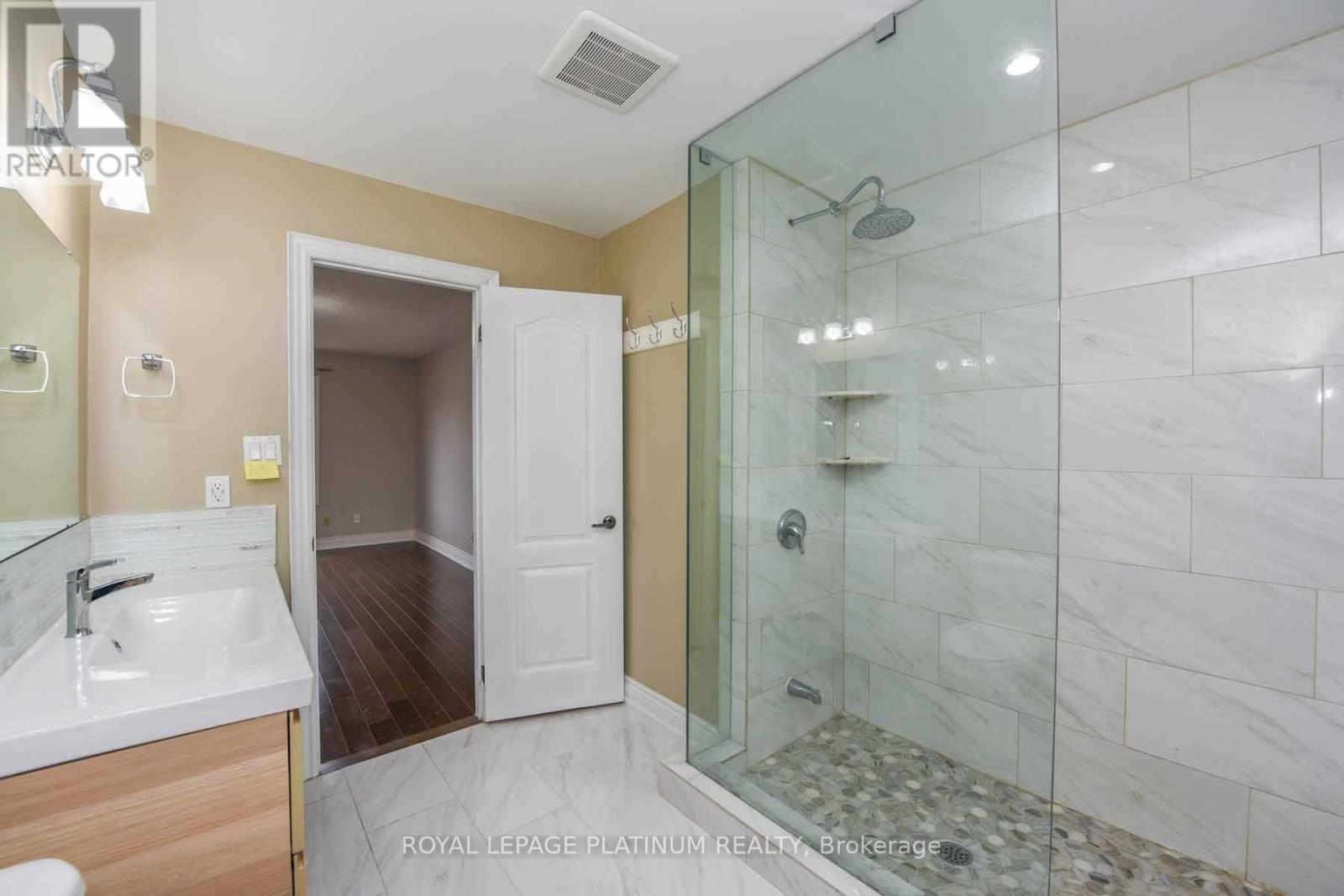 63 LORD SIMCOE DRIVE - 25
