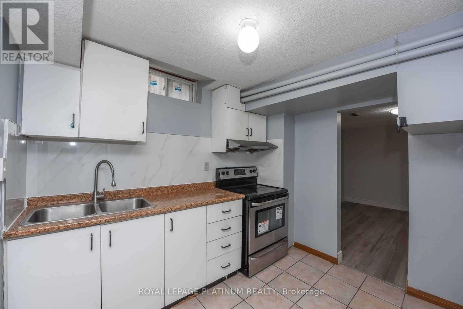 63 LORD SIMCOE DRIVE - 29