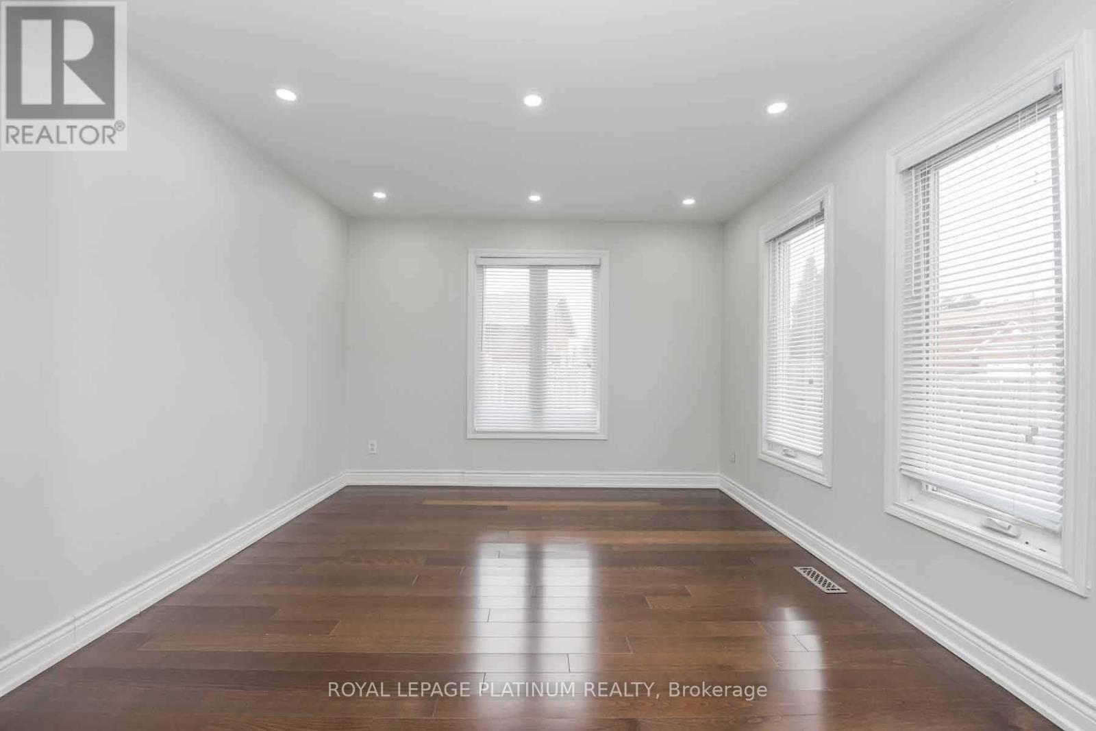 63 LORD SIMCOE DRIVE - 3
