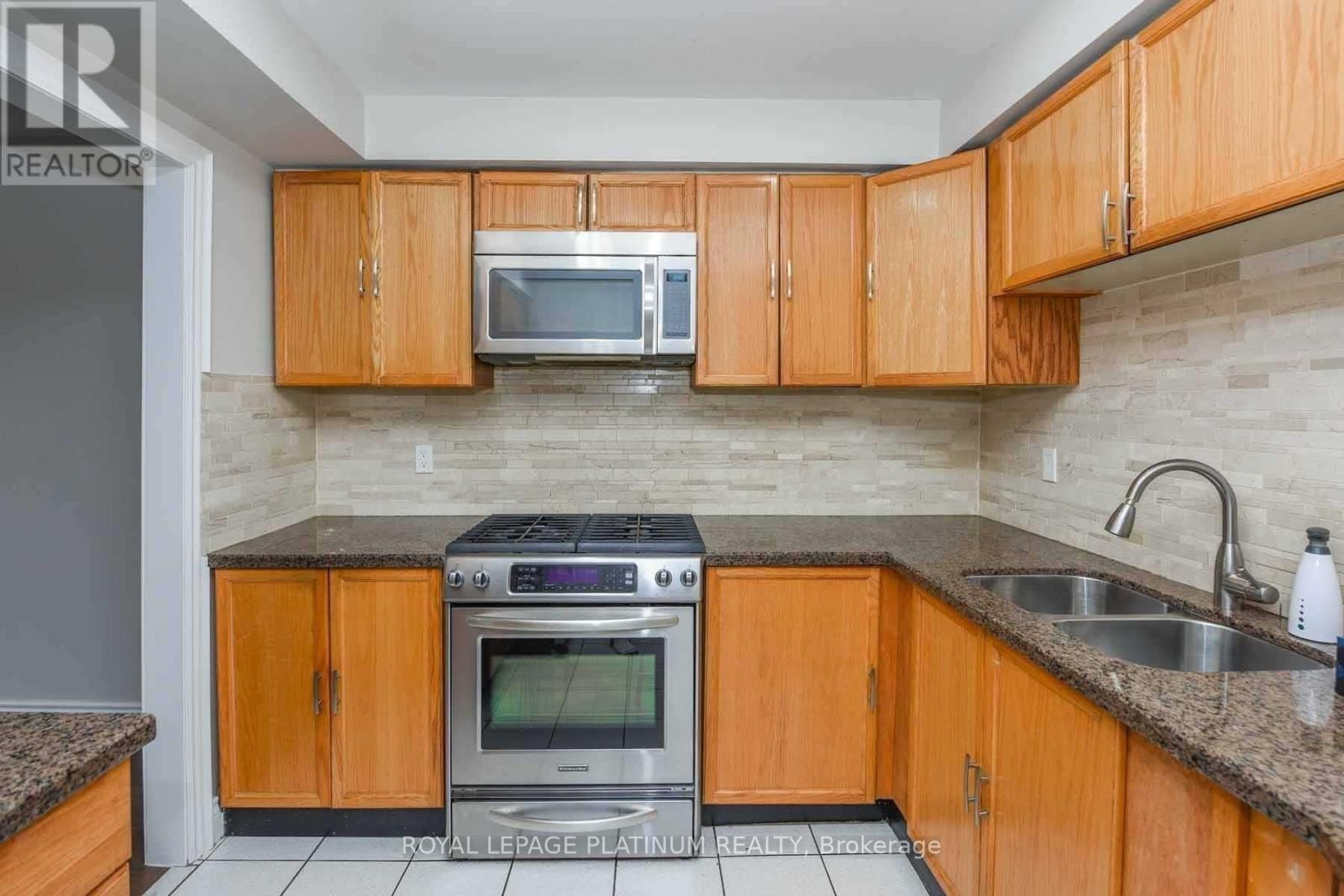 63 LORD SIMCOE DRIVE - 9