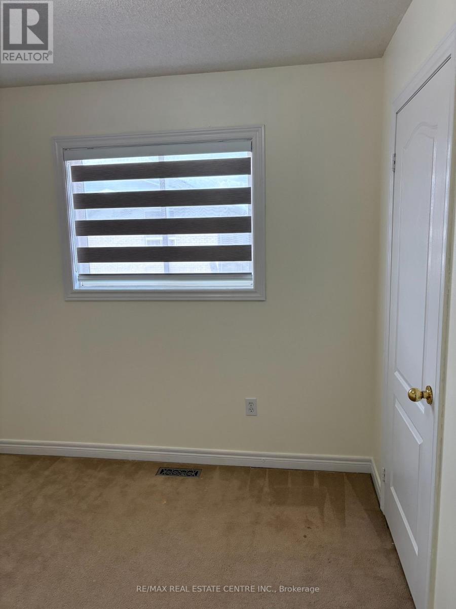 799 LEDBURY CRESCENT - 17