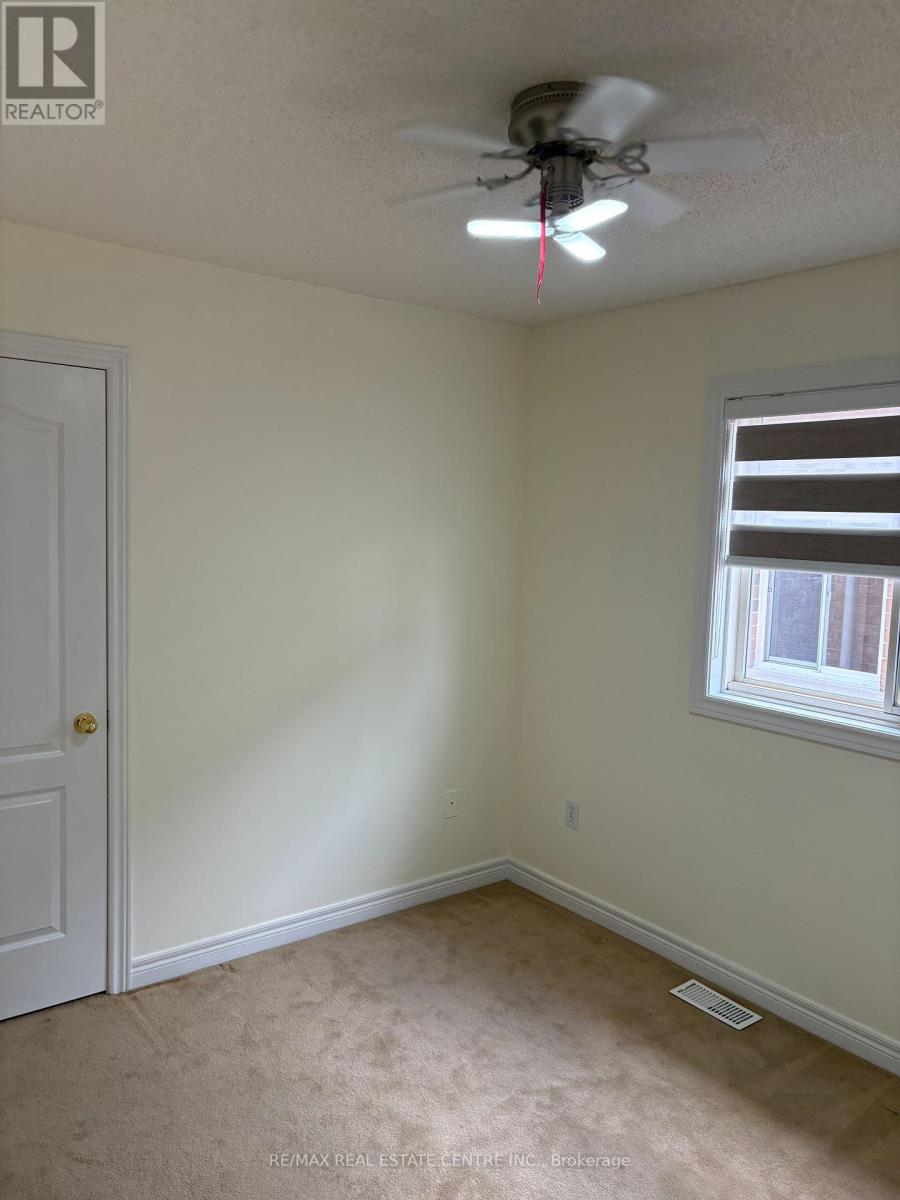 799 LEDBURY CRESCENT - 18