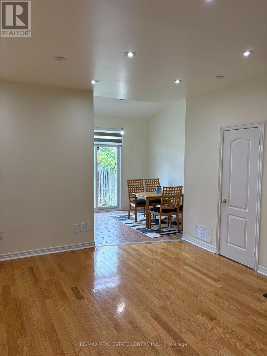 799 LEDBURY CRESCENT - 7