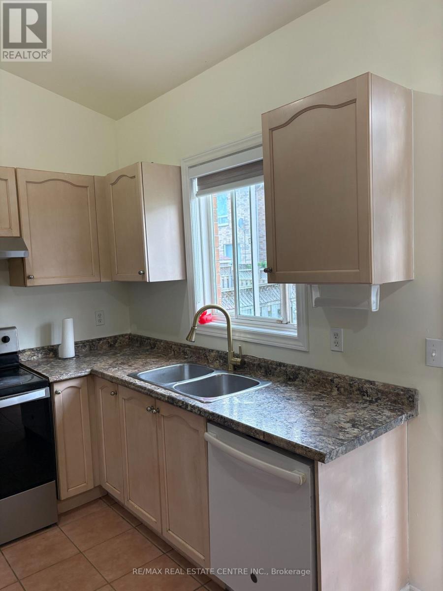 799 LEDBURY CRESCENT - 9