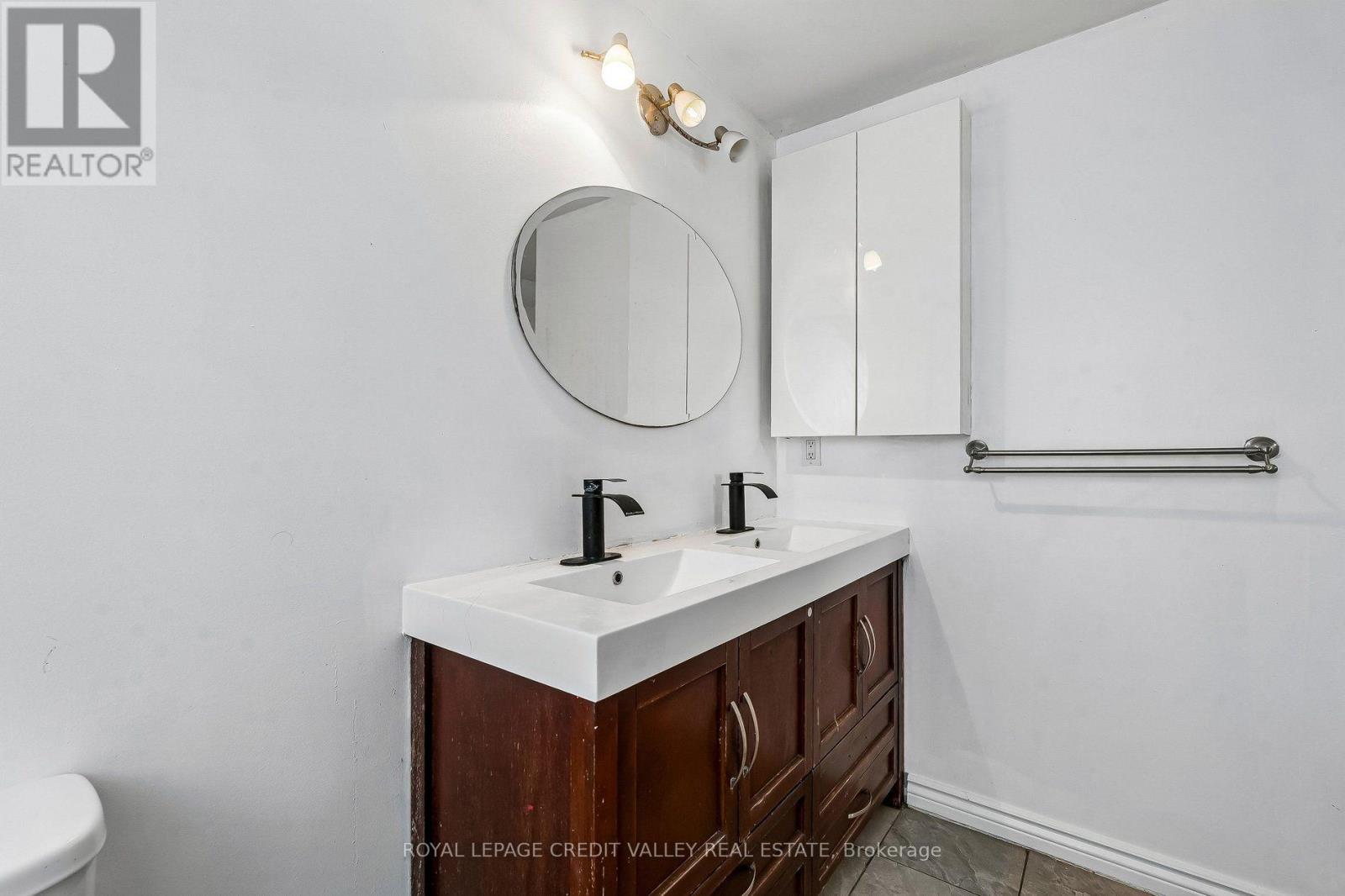 40 HICKLING TRAIL - 44