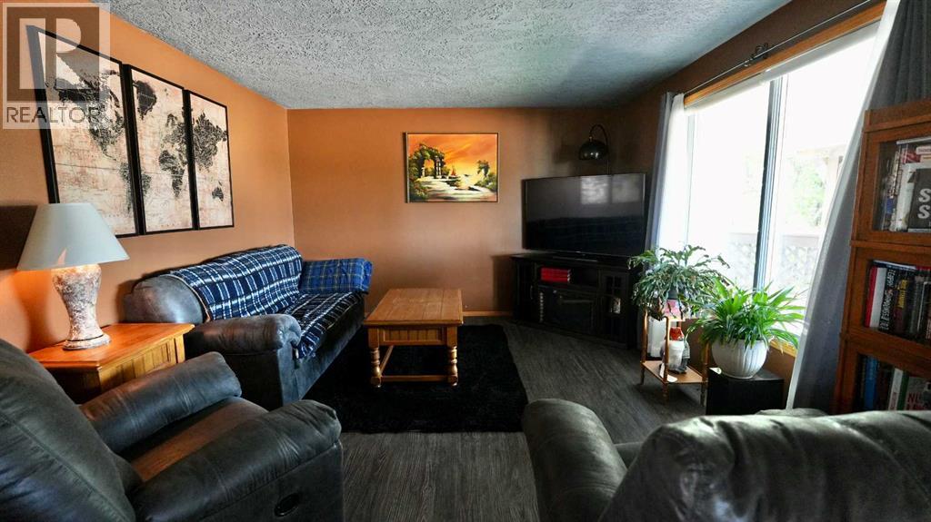 10011 99 Street - Image 32