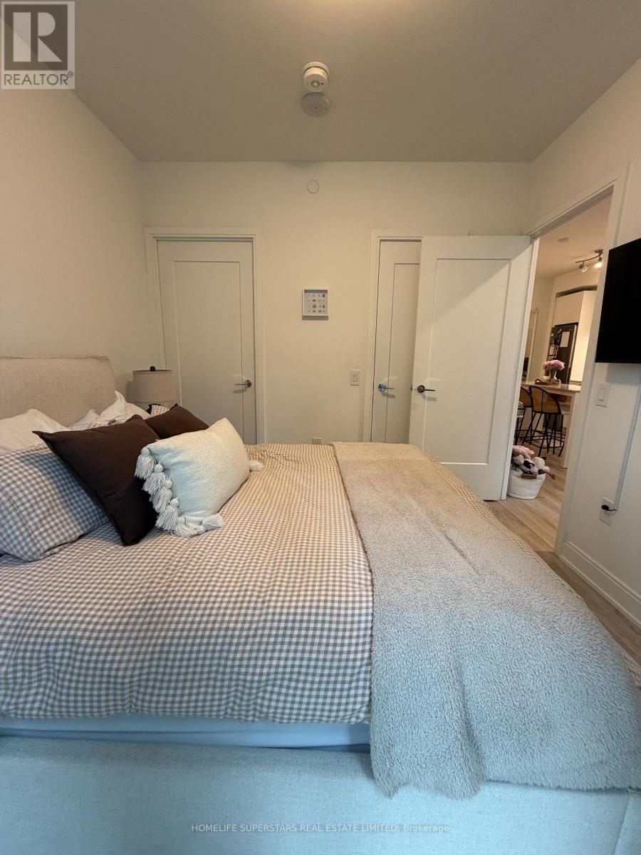 #407 65 ANNIE CRAIG DRIVE - 25