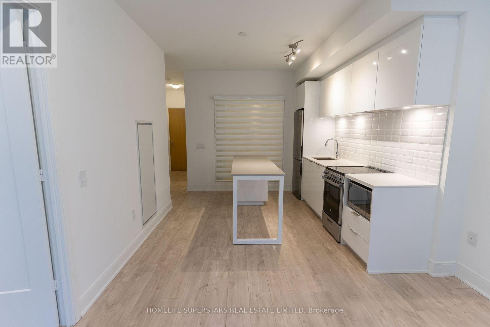 #407 65 ANNIE CRAIG DRIVE - 11