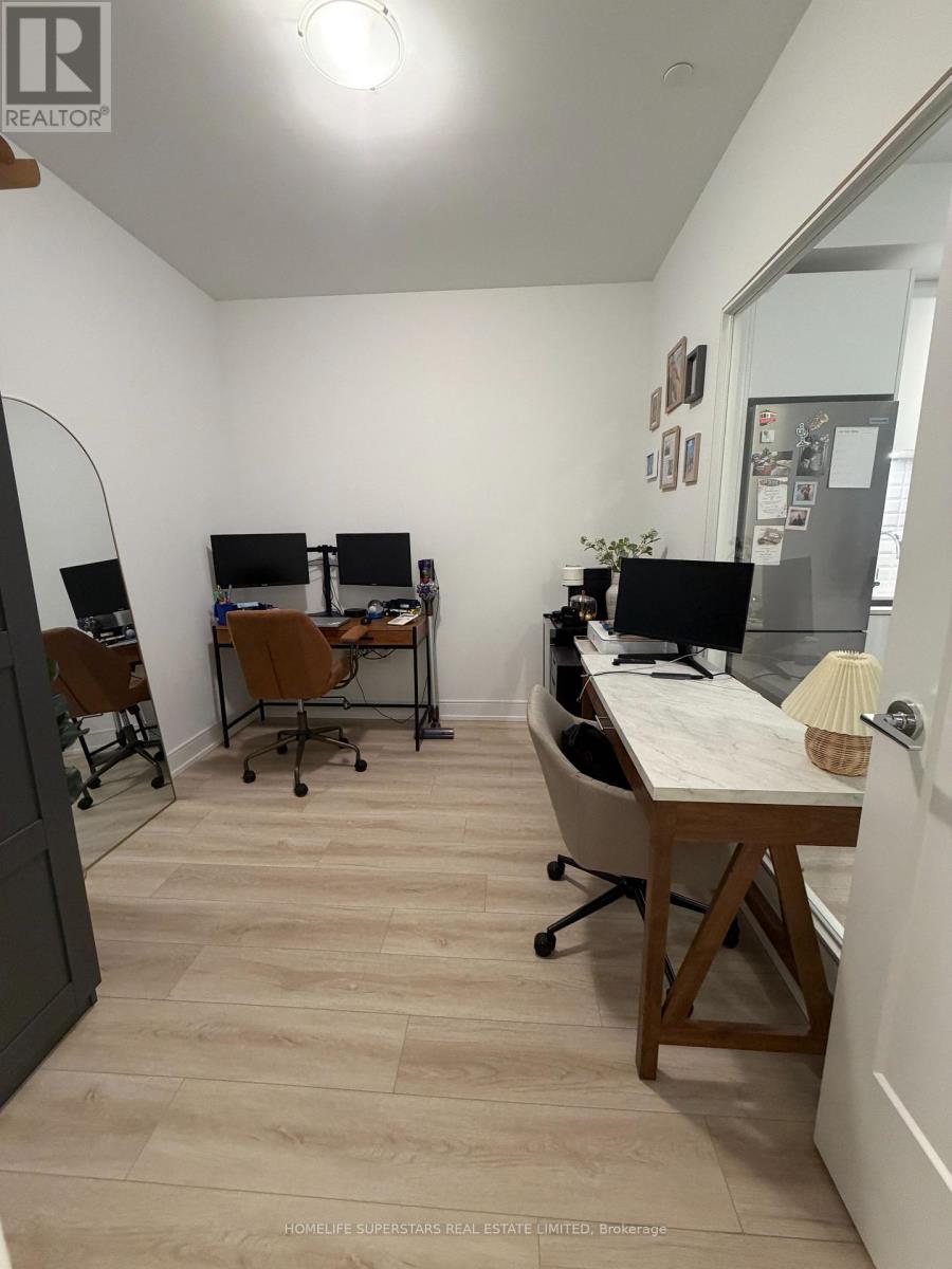 #407 65 ANNIE CRAIG DRIVE - 27