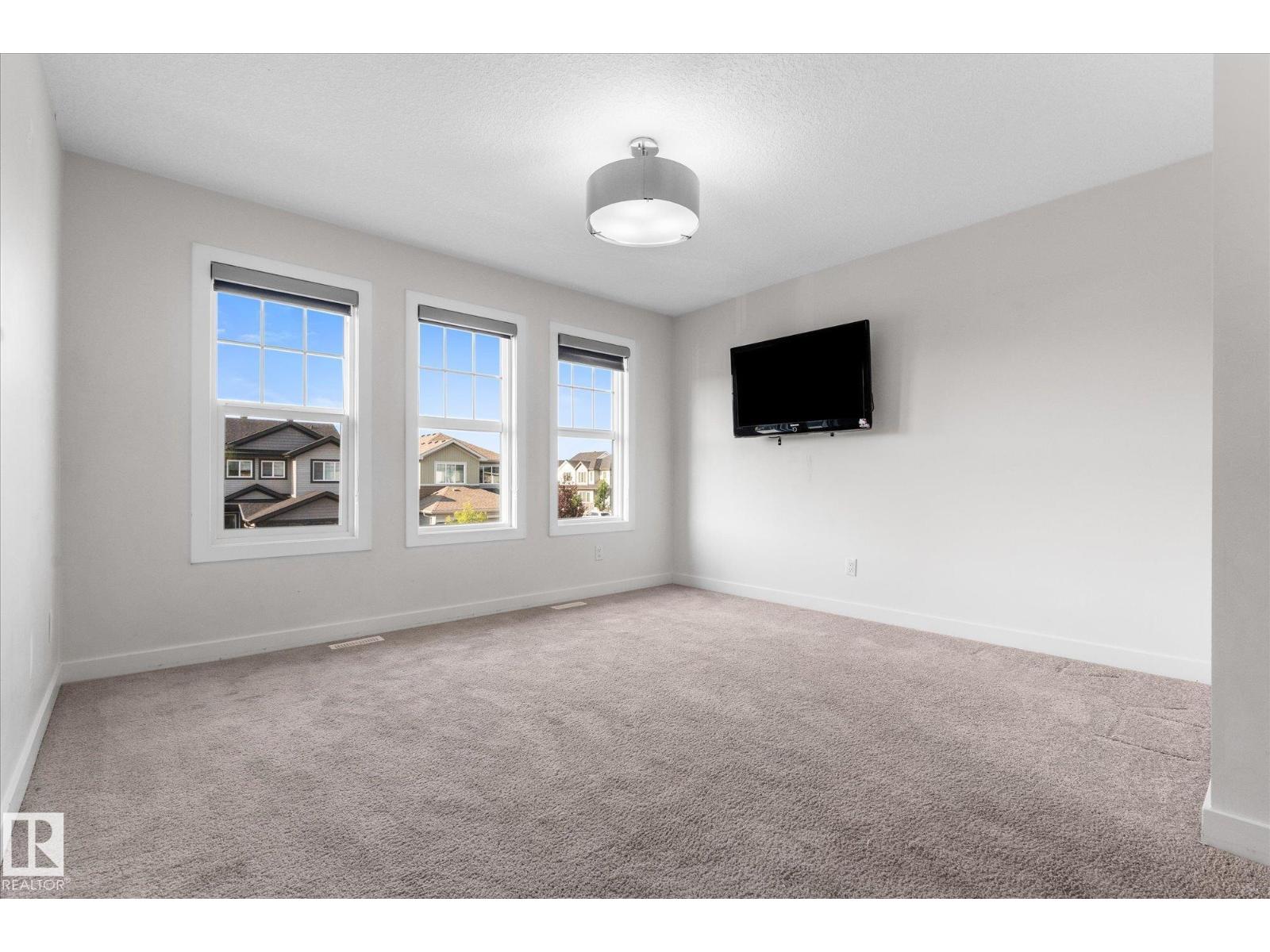 38 ELLICE BN - Image 35