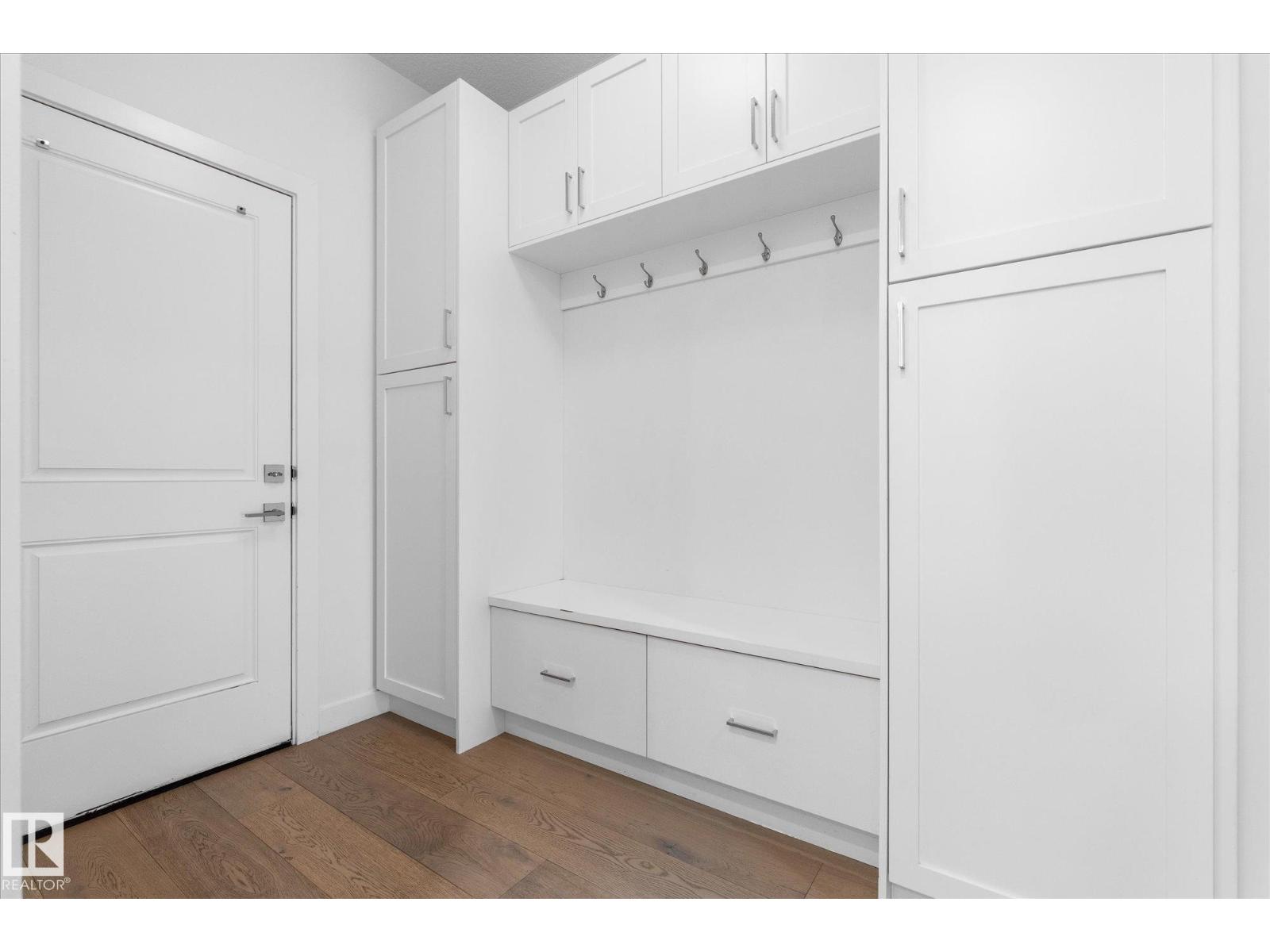 38 ELLICE BN - Image 30