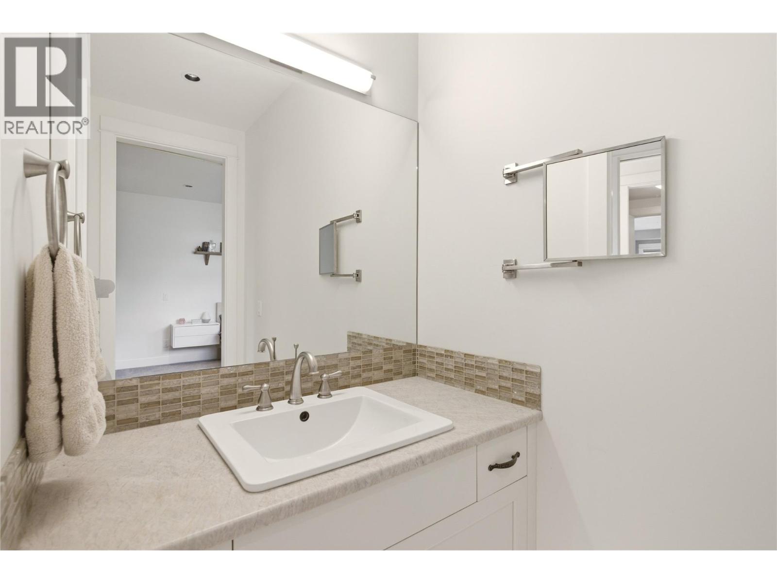 526 Metcalfe Avenue - 55