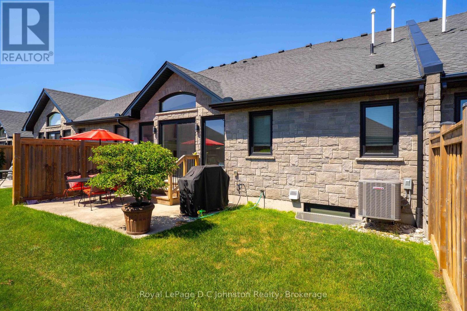 #16 560 DEVONSHIRE ROAD - 2