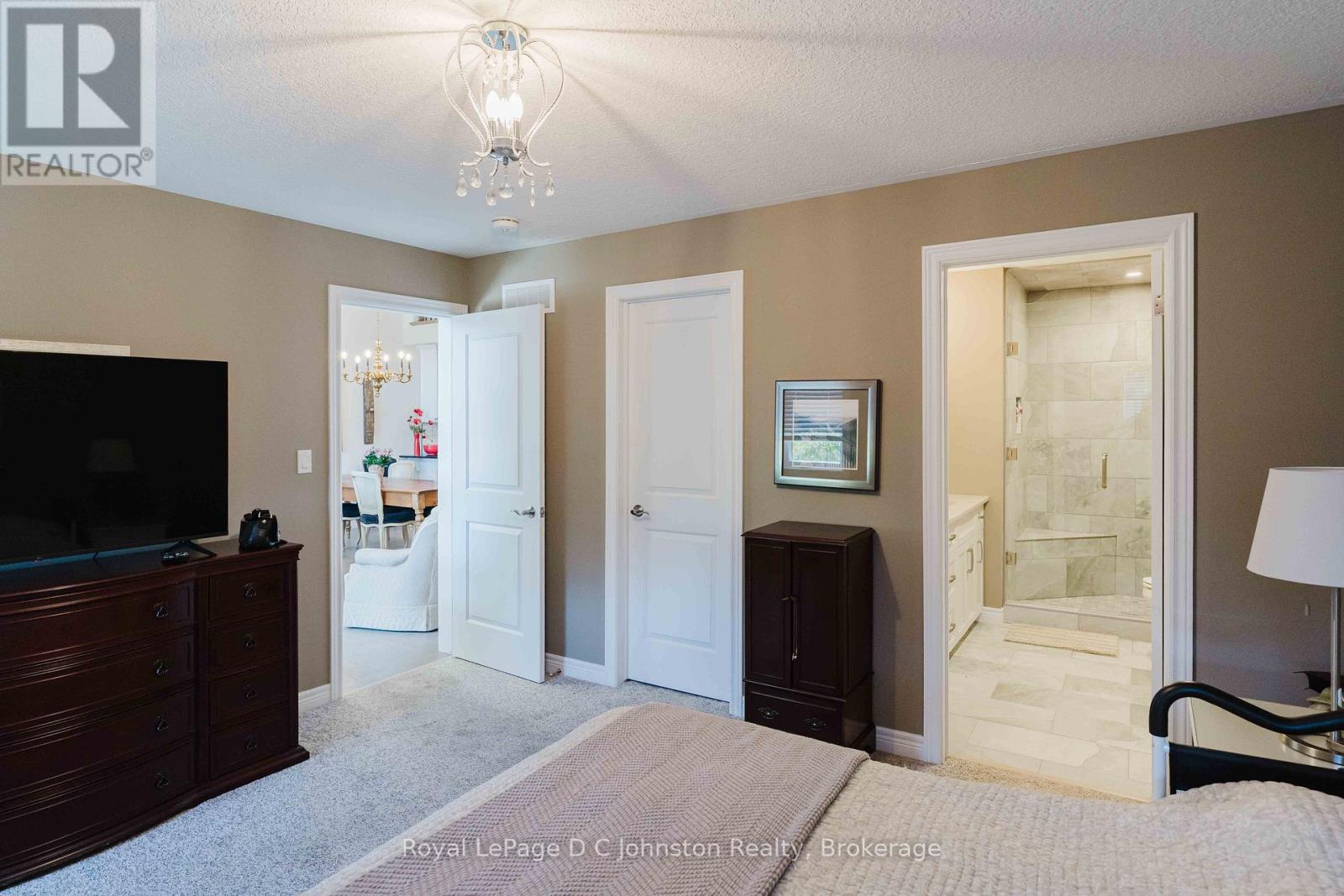 #16 560 DEVONSHIRE ROAD - 18