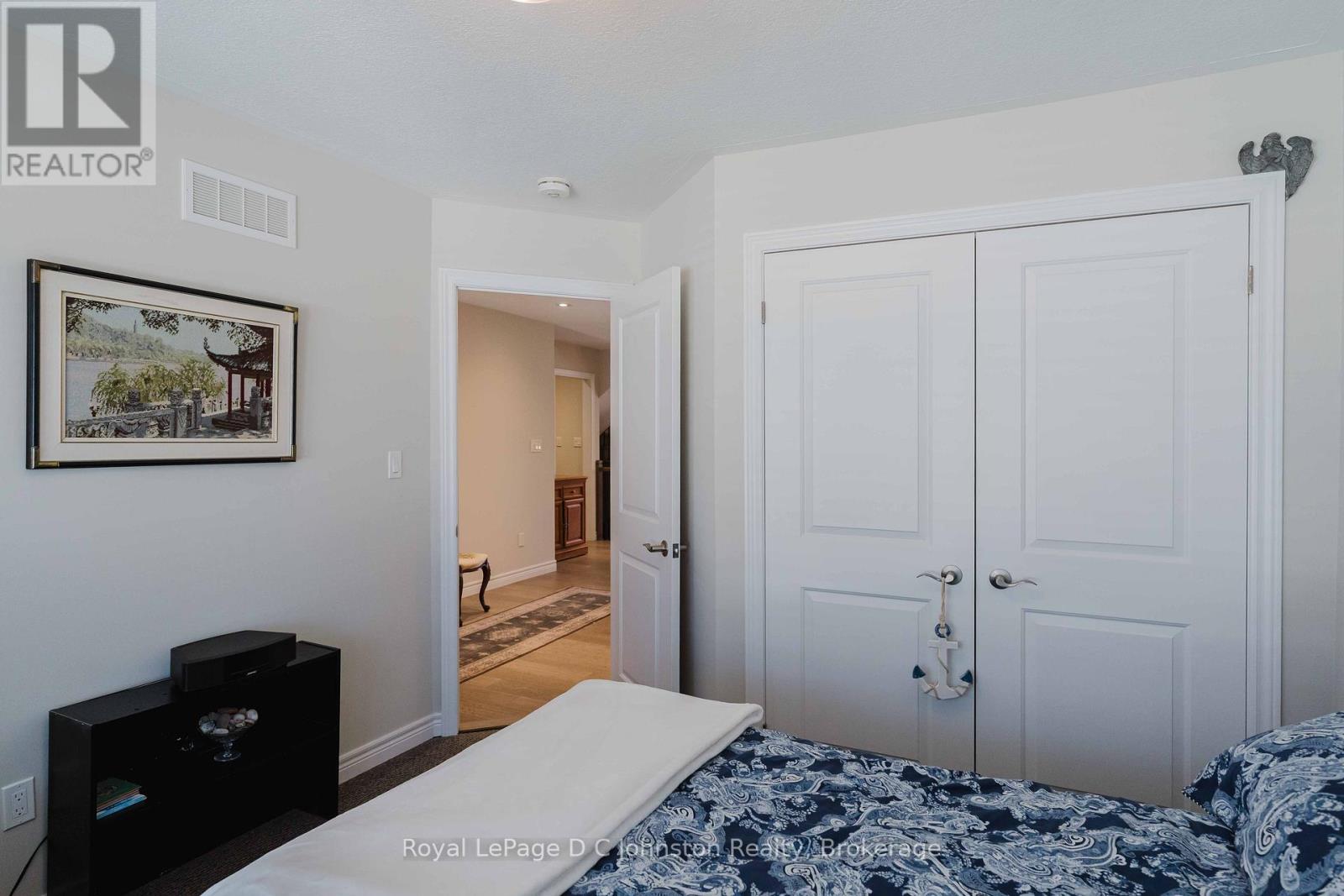 #16 560 DEVONSHIRE ROAD - 19