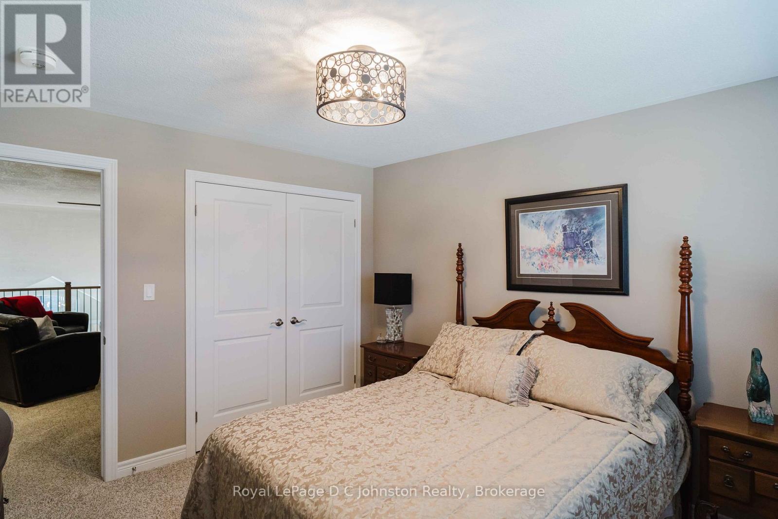 #16 560 DEVONSHIRE ROAD - 23