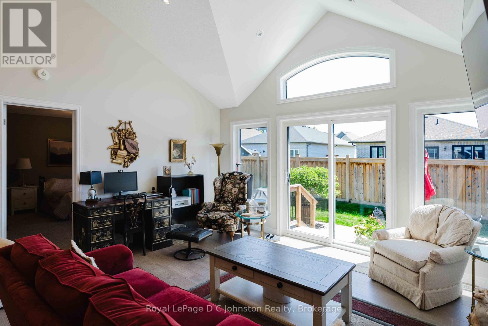 #16 560 DEVONSHIRE ROAD - 16