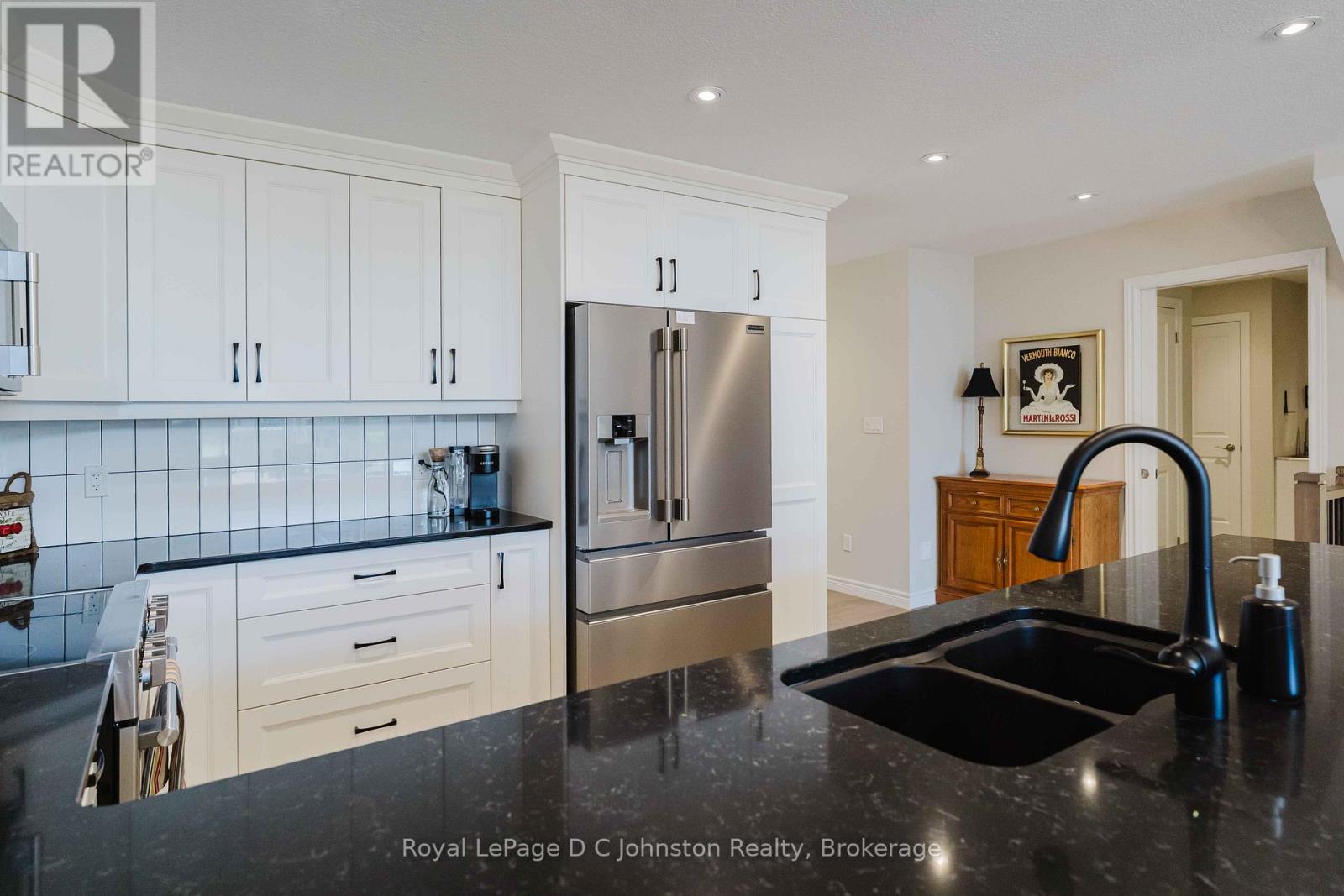 #16 560 DEVONSHIRE ROAD - Image 9