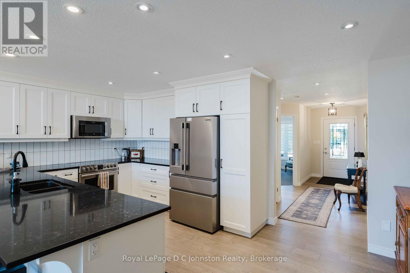 #16 560 DEVONSHIRE ROAD - 7