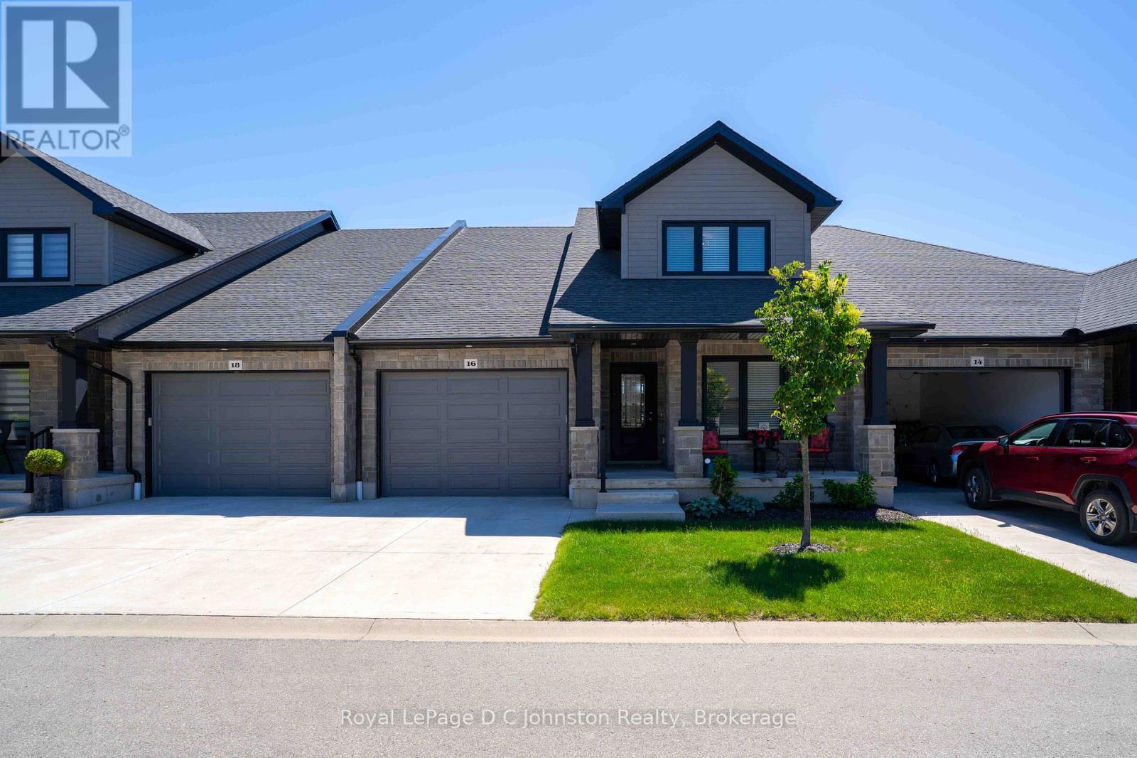 #16 560 DEVONSHIRE ROAD - 45
