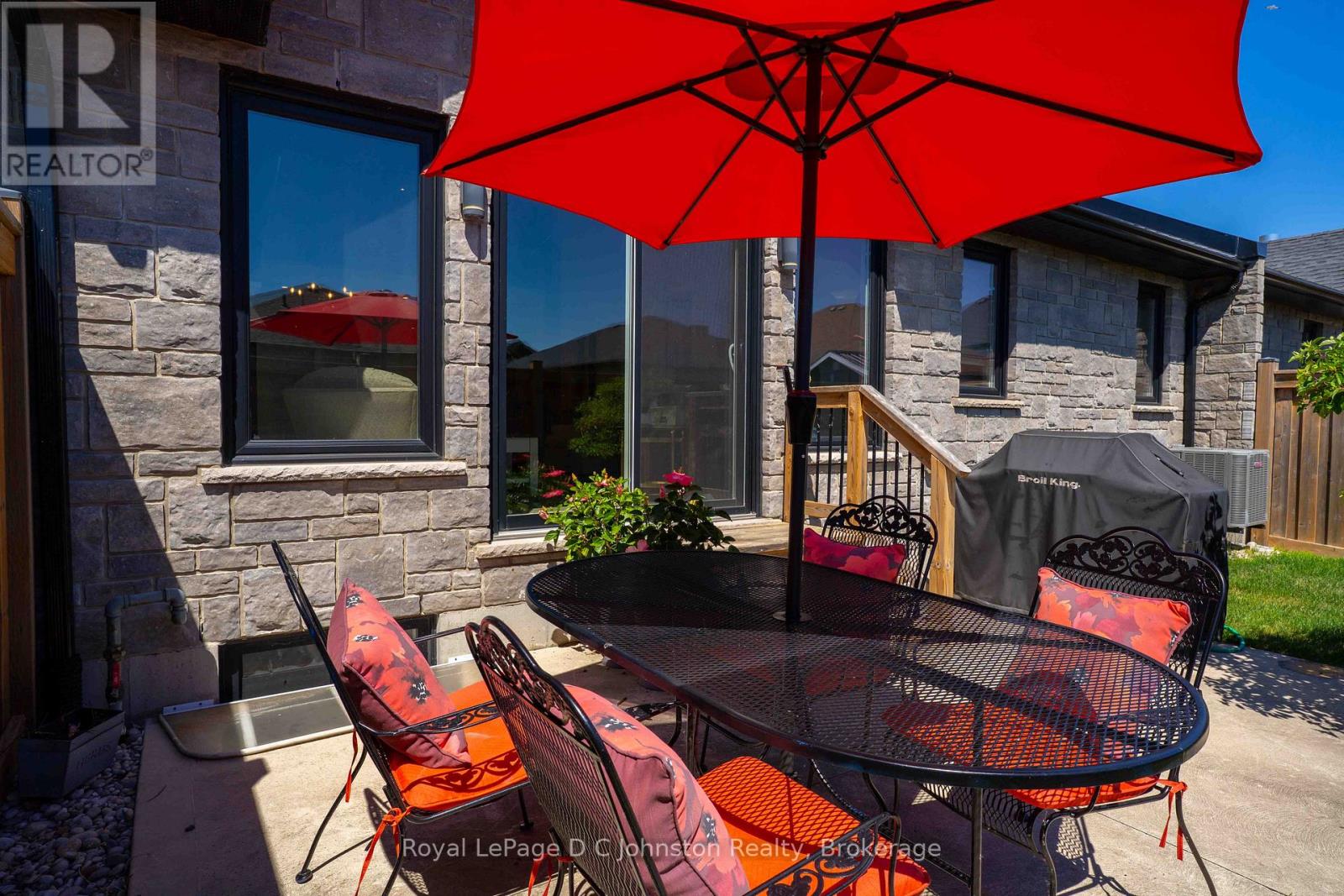#16 560 DEVONSHIRE ROAD - Image 6