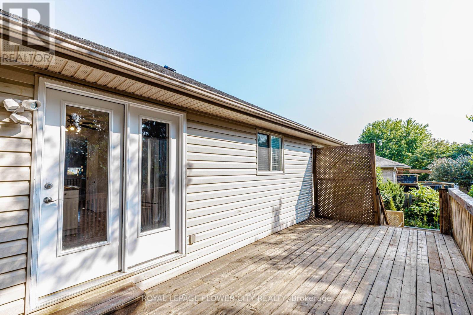 47 QUEENSWAY DRIVE - 48