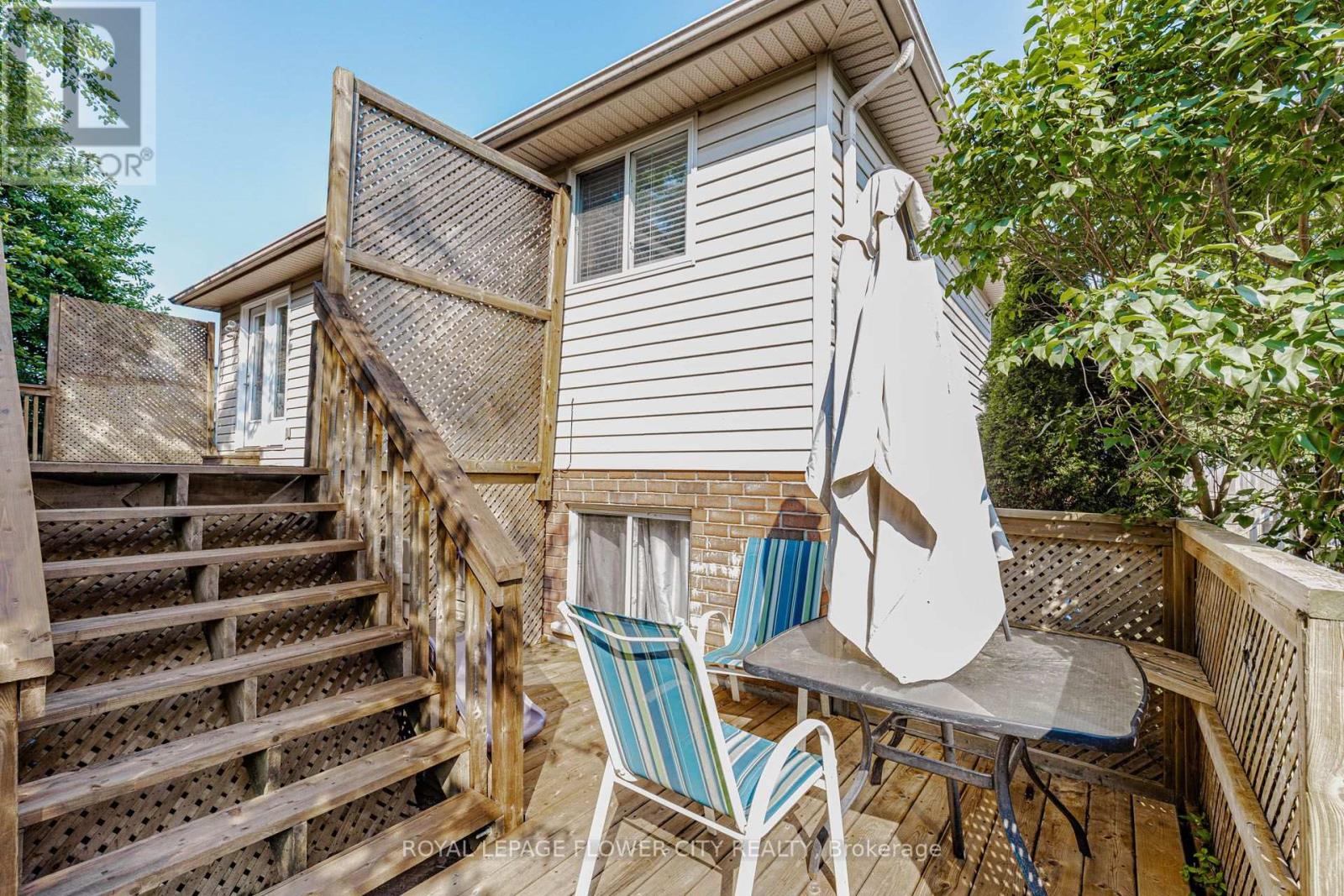 47 QUEENSWAY DRIVE - 46