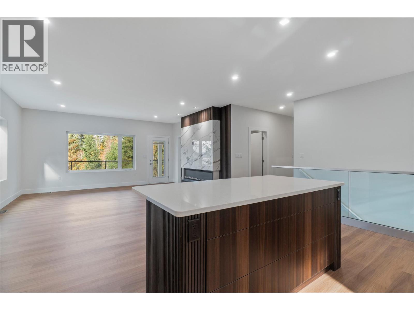 633 9 Street SE - 24