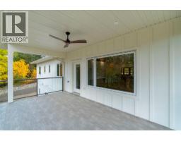 633 9 Street Se, Salmon Arm, BC V1E2C2 Photo 37