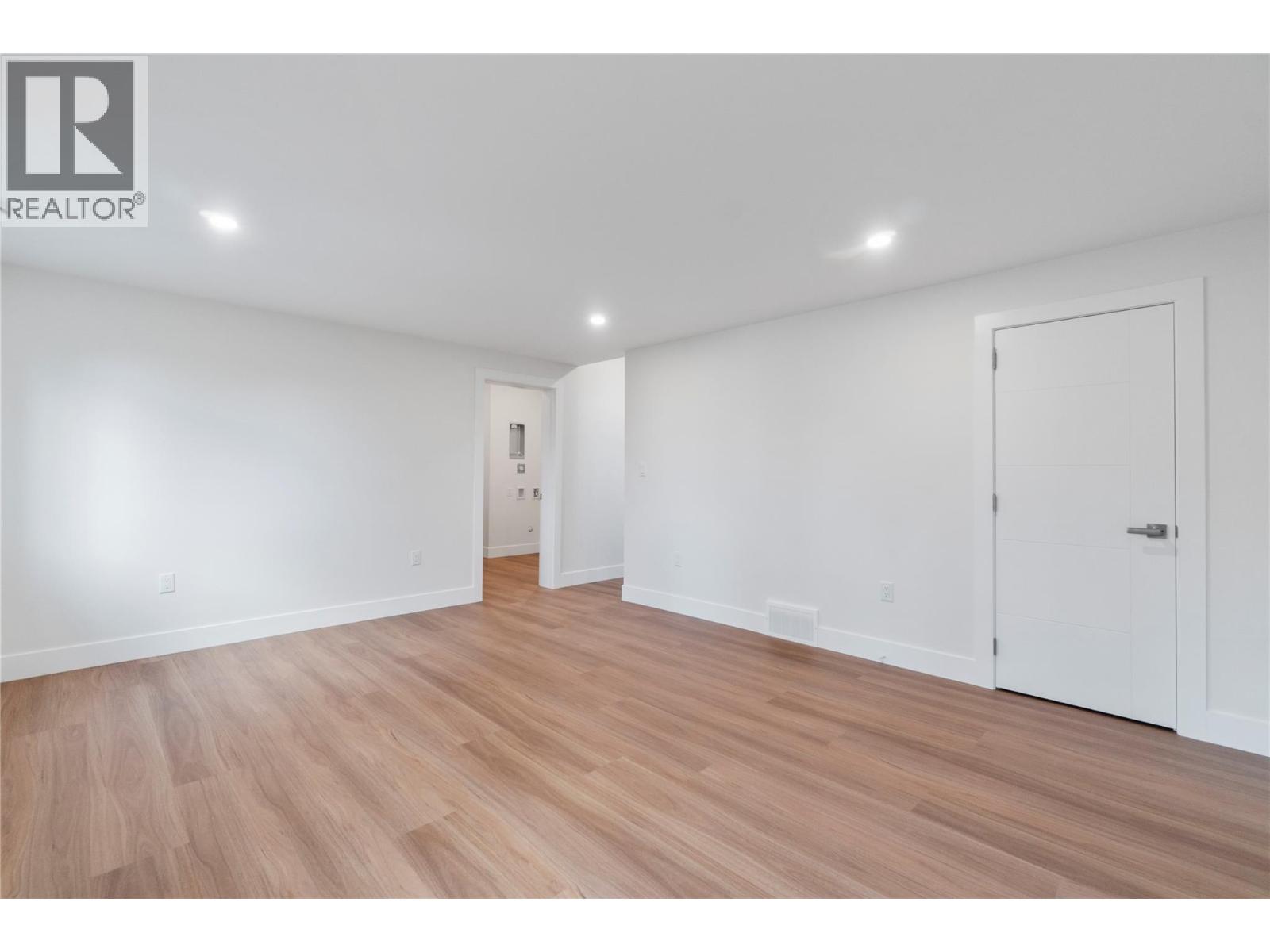 633 9 Street SE - 45
