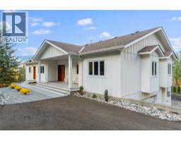 Bedroom - 633 9 Street Se, Salmon Arm, BC V1E2C2 Photo 9